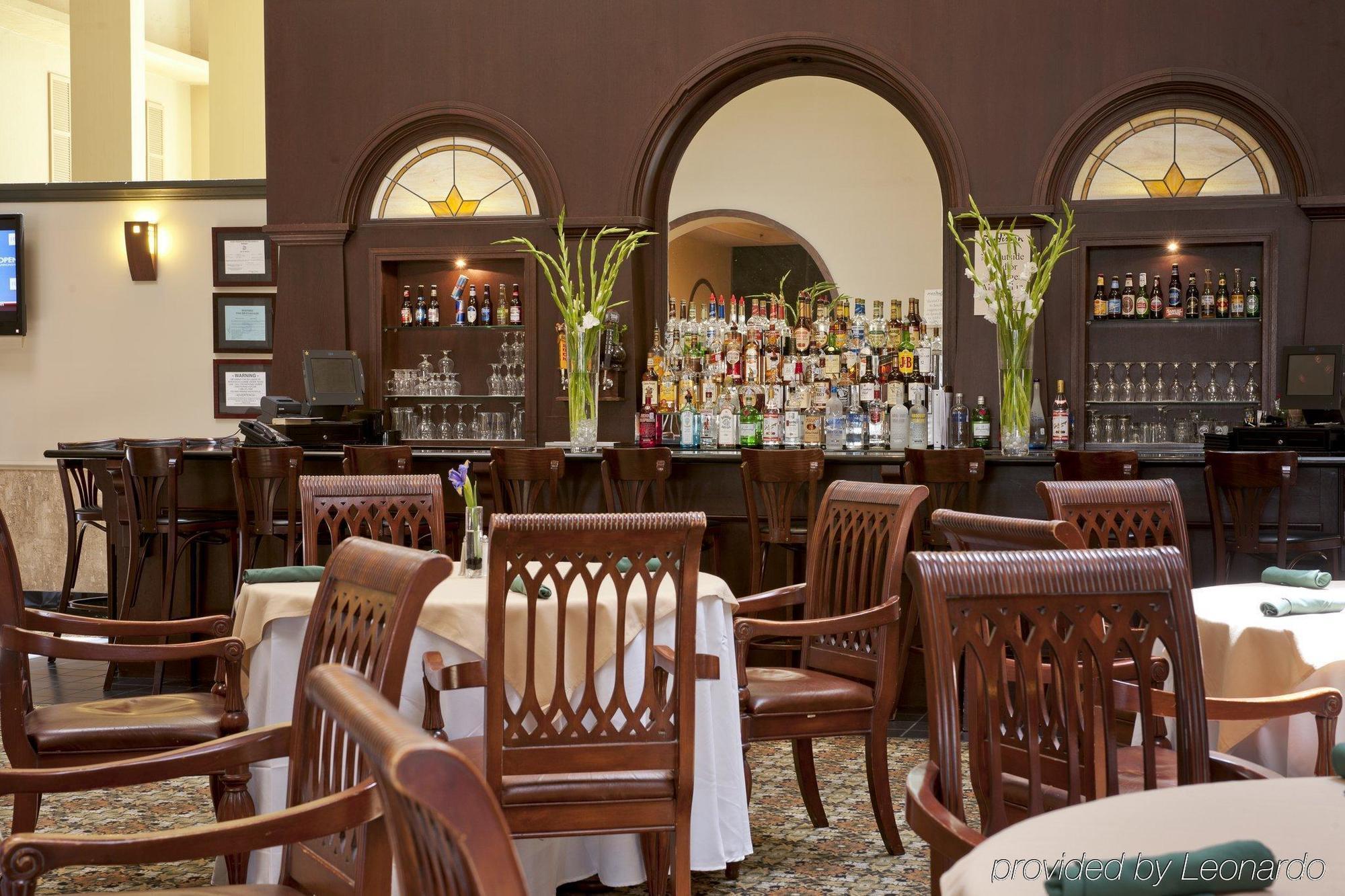 The Beeman Hotel Далас Ресторант снимка